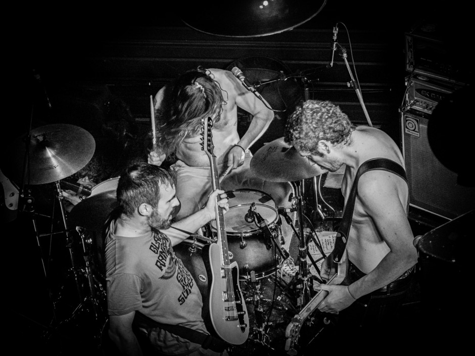 HIGHONWHEELSlive1jpeg