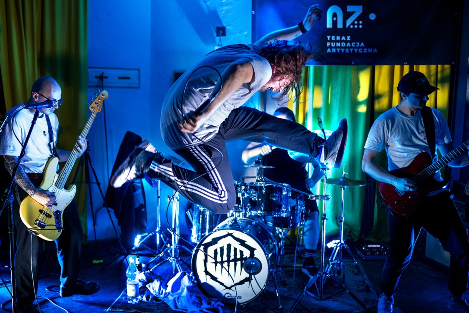 SIXSTEPSFORWARDlive1