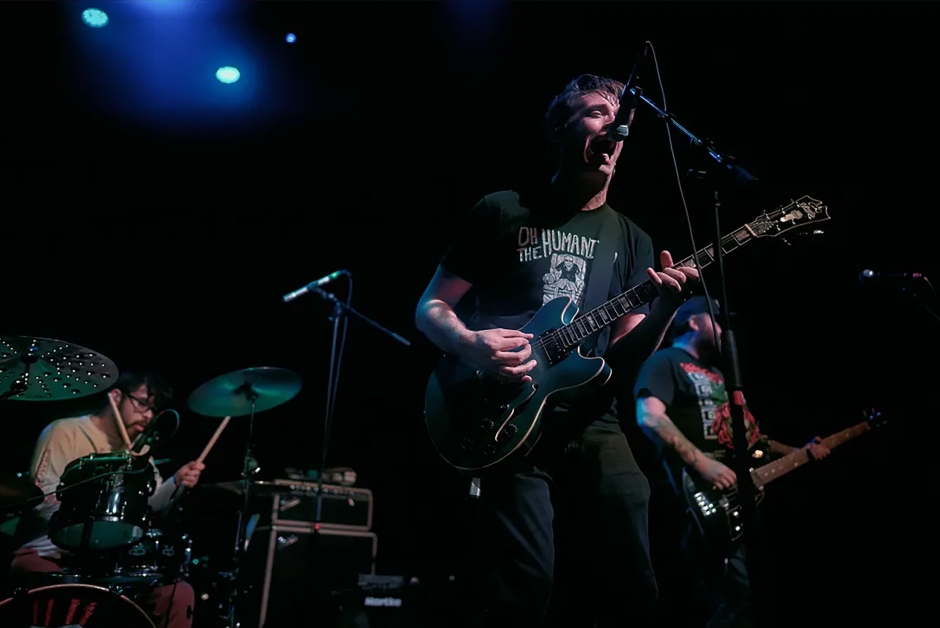 SOMETHINGBITTERLivepic2