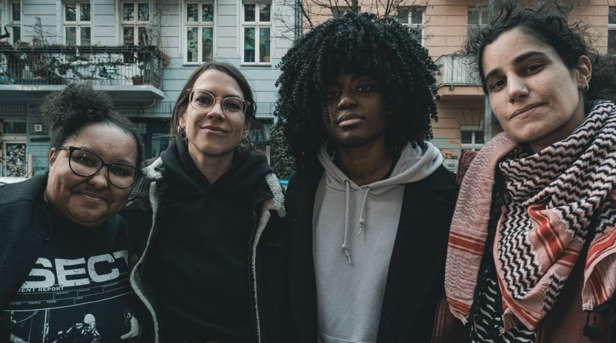 NOTHING WORKS - Bold Talk For A Broken World... (Germany - Melodic/Post-Hardcore - Interview with Alea, Lilian, Eunice).