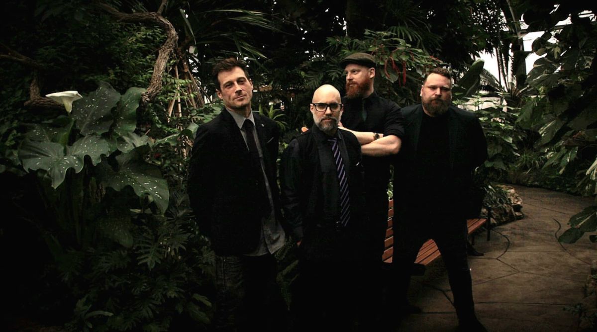 DIAMOND WEAPON - Post-Hardcore’s Fresh, Nostalgic Breath ! (Canada - Post HardCore - Interview with Louis Tentsos).