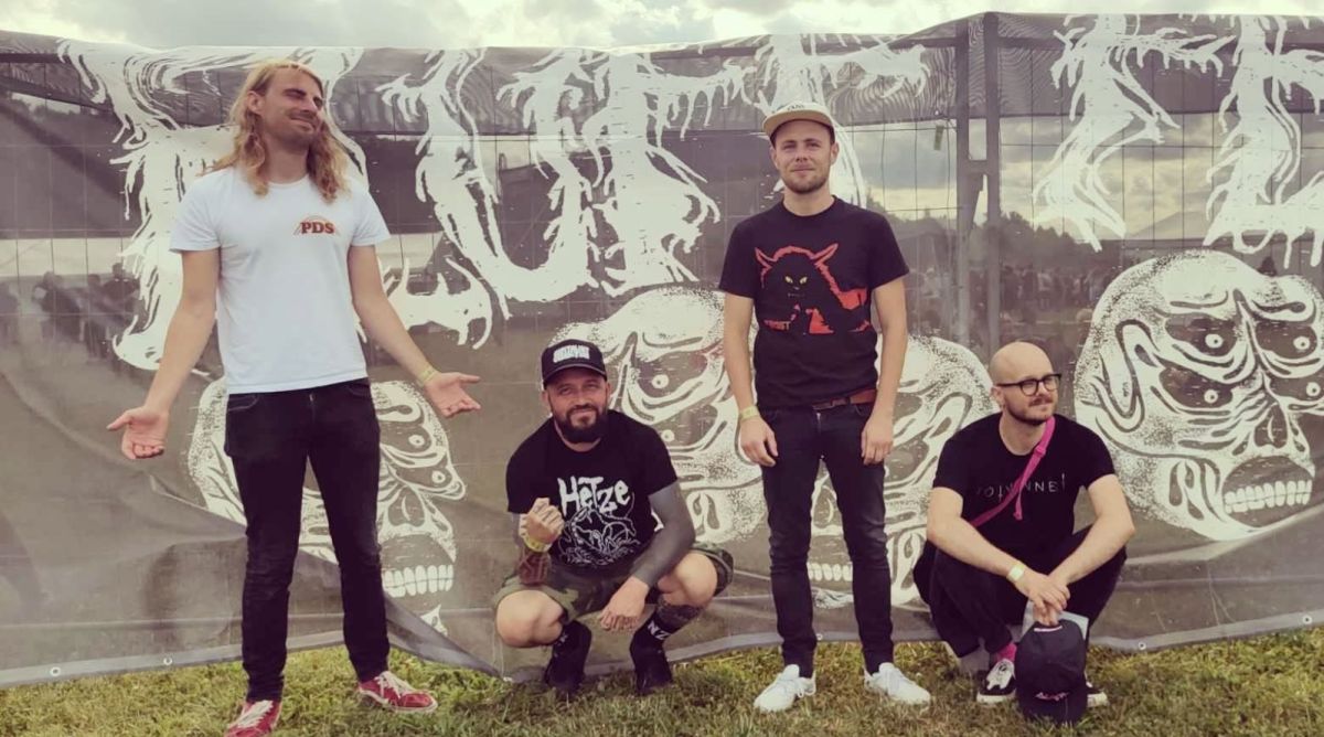 TRAVØLTA - You're The One That I Mosh ! (Belgium - Fastcore/Powerviolence - Interview with Rik)