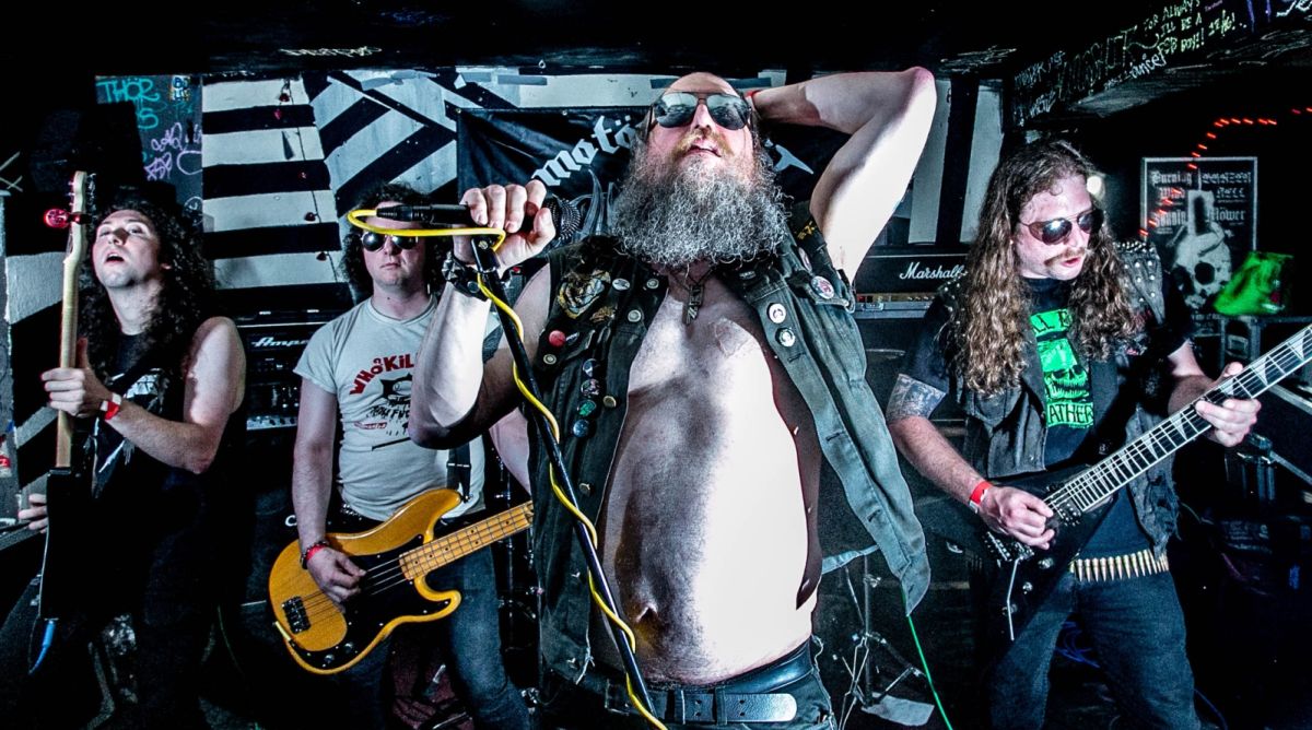 TOTAL MANIAC - Street Metal Maniacs ! (Usa - Heavy-Metal - Interview with Diamond Dustin).