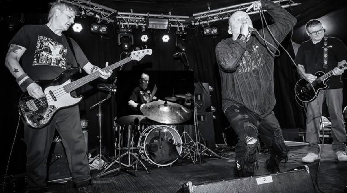ASYLUM - Raw Noise, UK Punk Tradition ! (UK - D-Beat HardCore Punk - Interview with Beano).