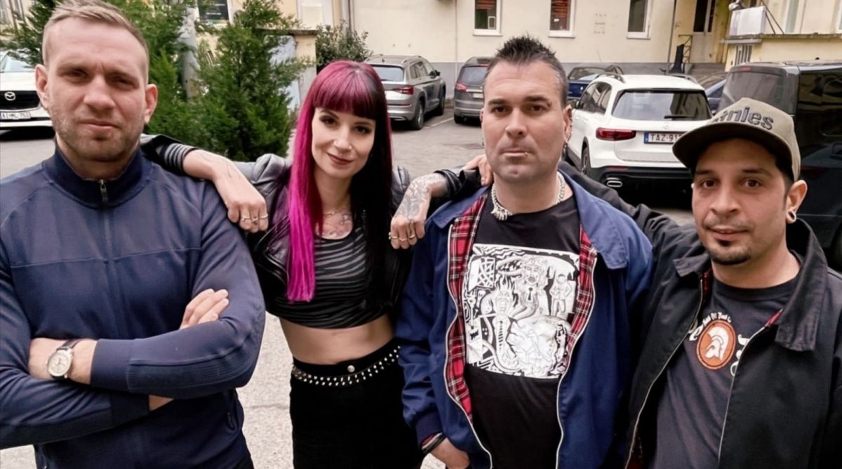 ERÖSZAKSZERVEZET - Punk, Raw and Unfiltered ... (Hungary - Raw Punk - Interview with Zsuzsi and Ádám).