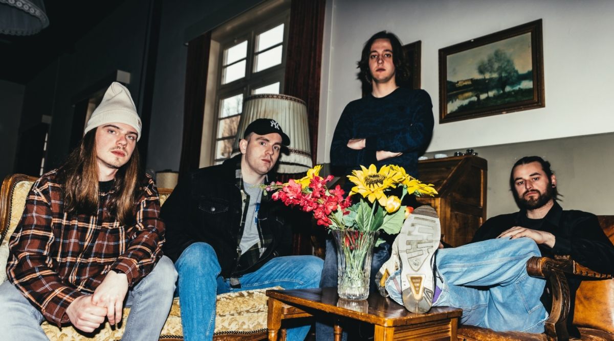 HOMETOWN CREW -  Shine Through Hard Times ! (The Netherlands - HardCore - Interview with Daan).