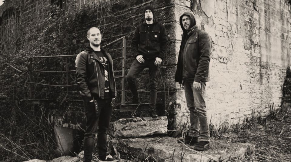 French Chaotic Hardcore power-trio BIND TORTURE KILL unveil title-track video from "Sauvagerie" new album. 