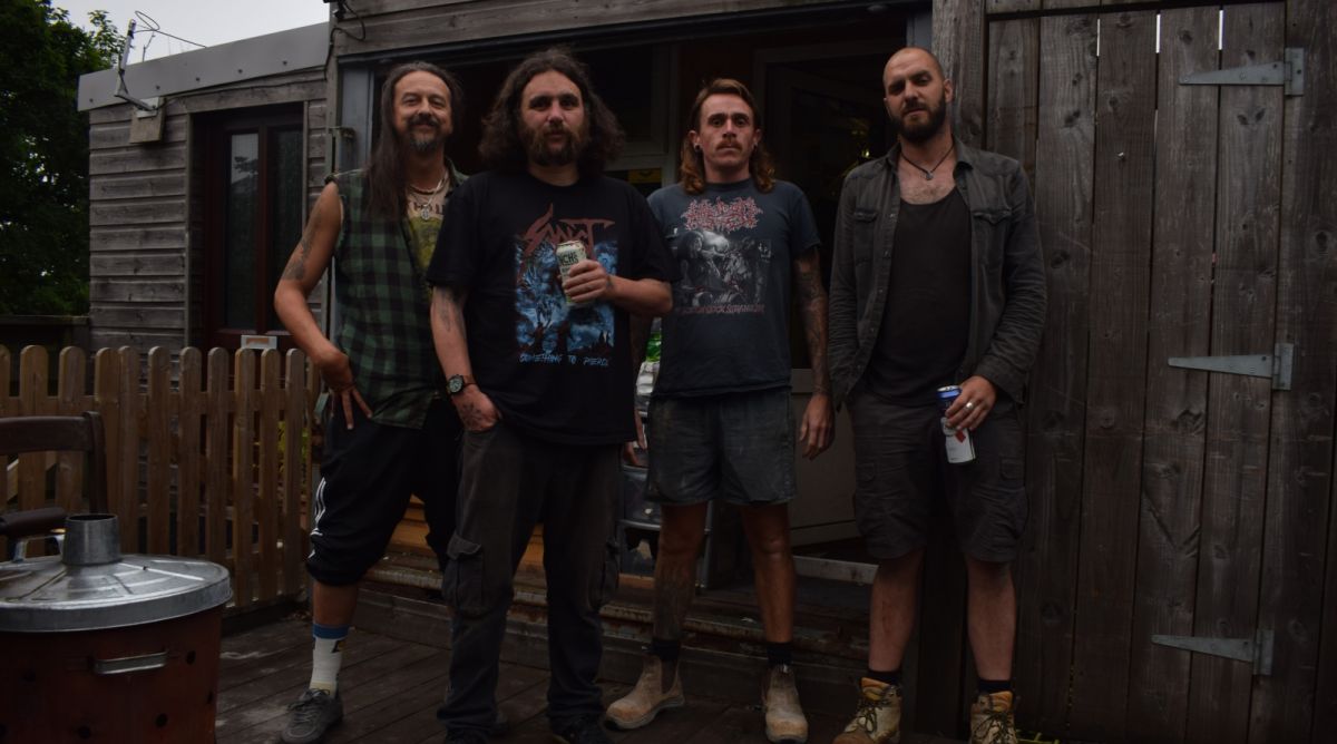 BOLT ACTION - Nobody's Free Until Everybody's Free ! (UK - GrindCore - Interview with Bolt).