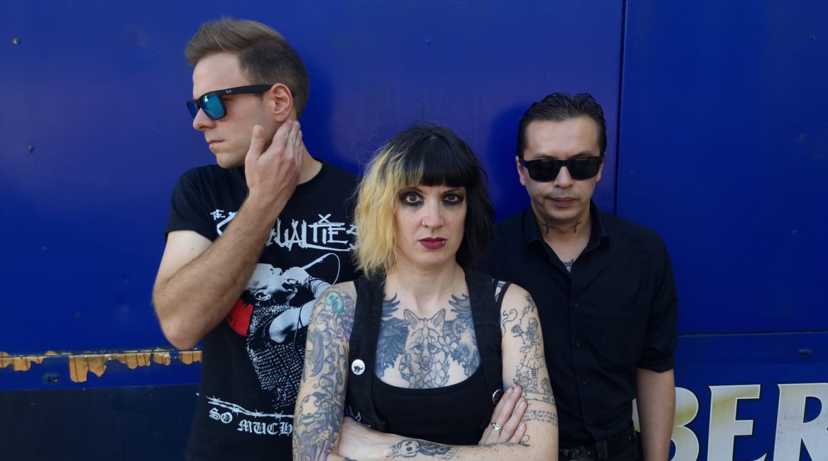 N.T.Ä - Strength Through Unity ! (Germany - Street-Punk-Rock - Interview with Nadine & Äxel)