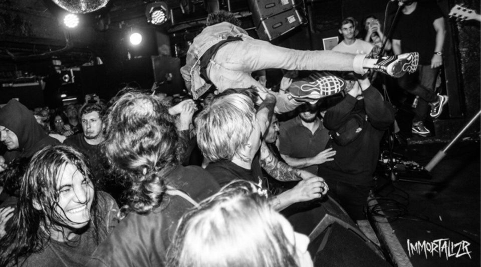 Welcome to ROUGH TIMES - Life's hard, then you die !